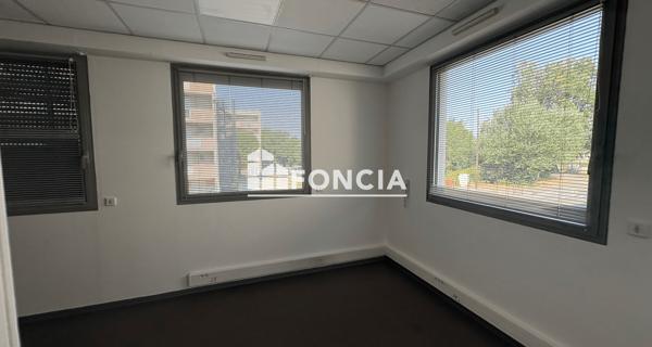 Location Local commercial 4 pièces 72 m² - Avignon 84000