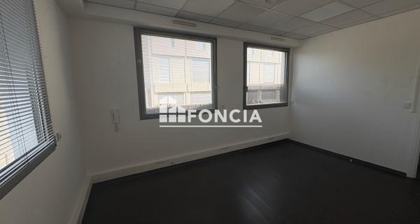 Location Local commercial 4 pièces 72 m² - Avignon 84000