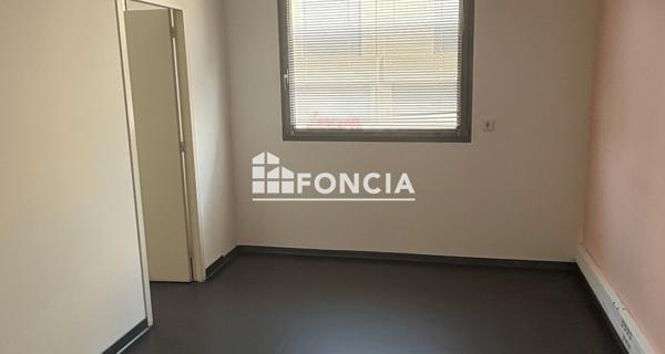 Location Local commercial 4 pièces 72 m² - Avignon 84000