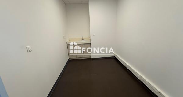 Location Local commercial 4 pièces 72 m² - Avignon 84000