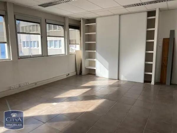 Vente local professionnel 360m²
