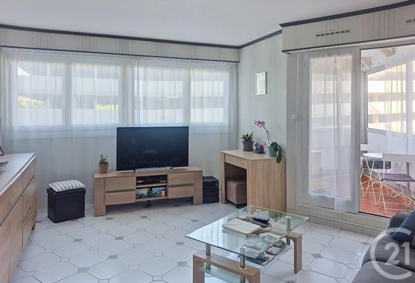 Appartement F4 à vendre  4 pièces - 81 m 2   CRETEIL  - 94