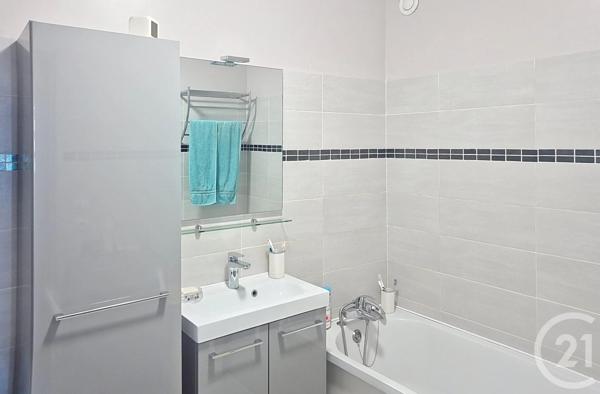 Appartement F4 à vendre  4 pièces - 81 m 2   CRETEIL  - 94
