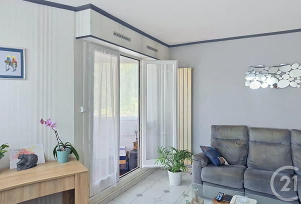 Appartement F4 à vendre  4 pièces - 81 m 2   CRETEIL  - 94