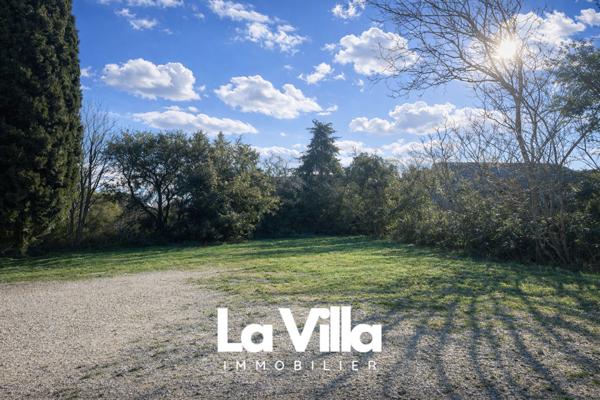 Saint-Saturnin-lès-Avignon (84450) Terrain Saint Saturnin Les Avignon 500 m2