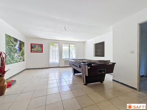 Authentique Béarnaise 213M2 avec dépendances et jardin à l’anglaise