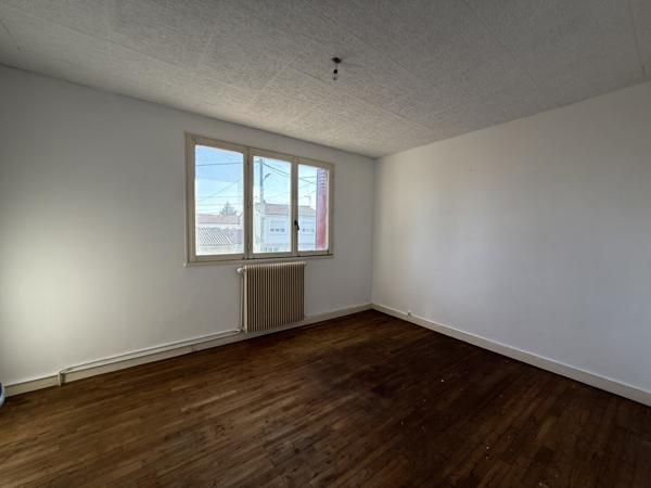 Maison familiale 4 chambres avec garage et jardin 112 000 € H.A.I.*