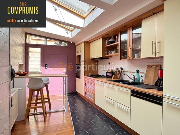Vente
                Maison88 m² - 4 Pièces -
                    LAVAL (53000)