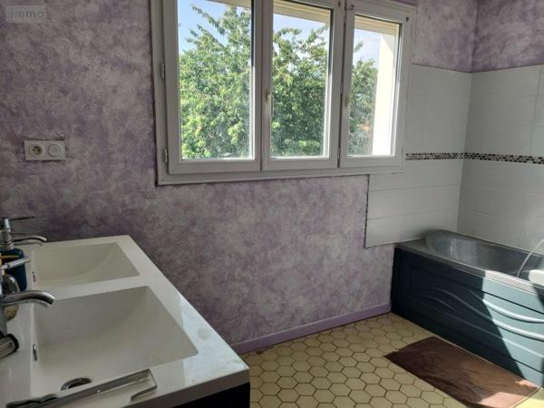 Pavillon à vendre à Vouillé dans les Deux-Sèvres (79230), ref : 79003/299