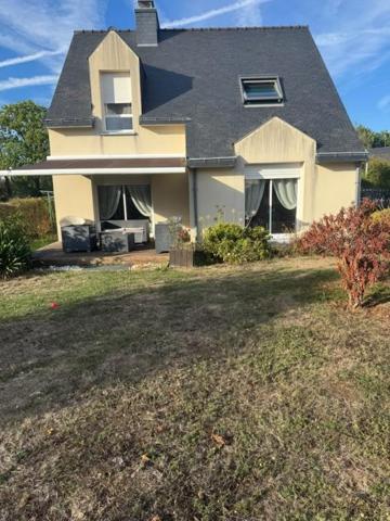 THEIX NOYALO Maison 4 pièces 94 m²