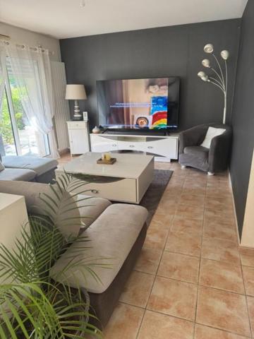 THEIX NOYALO Maison 4 pièces 94 m²
