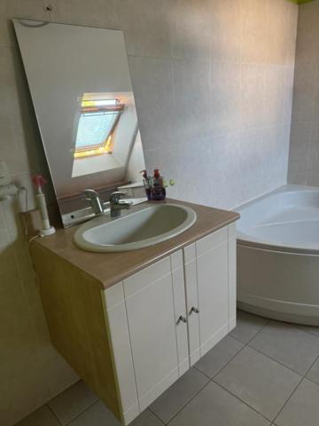 THEIX NOYALO Maison 4 pièces 94 m²