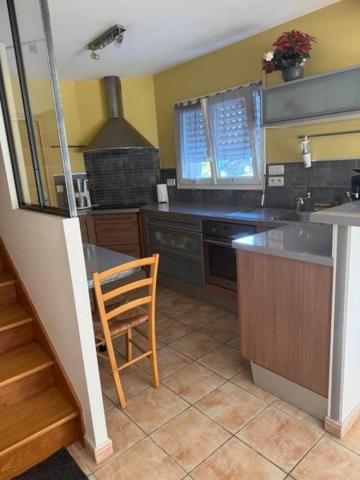 THEIX NOYALO Maison 4 pièces 94 m²