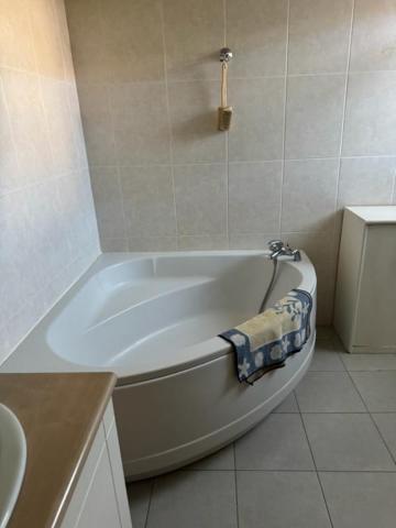 THEIX NOYALO Maison 4 pièces 94 m²