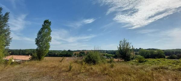 Terrain à batir sur la commune de Monclar De Quercy !