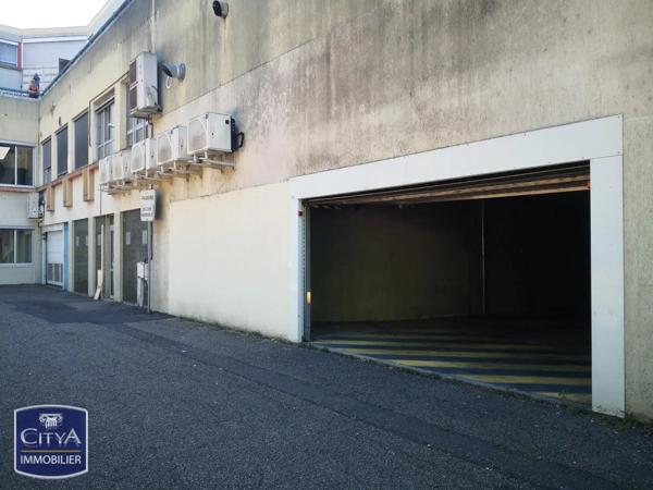 Parking à vendre 117m² Rive-de-Gier (42800)