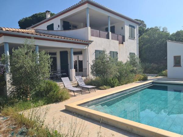 Villa 177m² - 4 chbres - piscine - 1300m² terrain