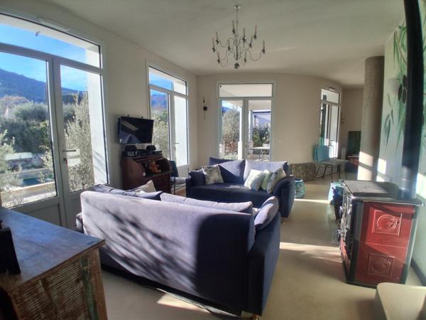 Villa 177m² - 4 chbres - piscine - 1300m² terrain