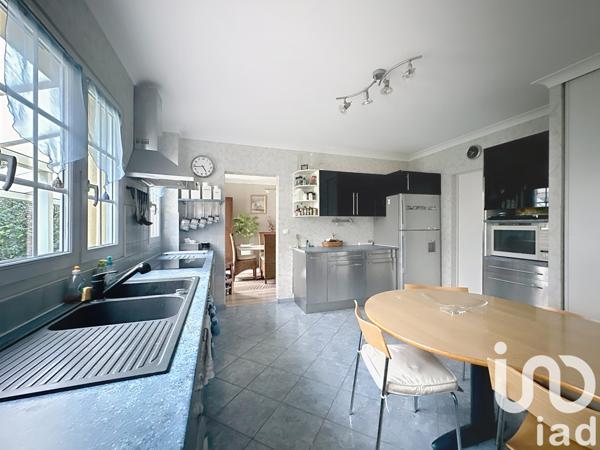 Maison à vendre 7 pièces 141 m² Rambouillet