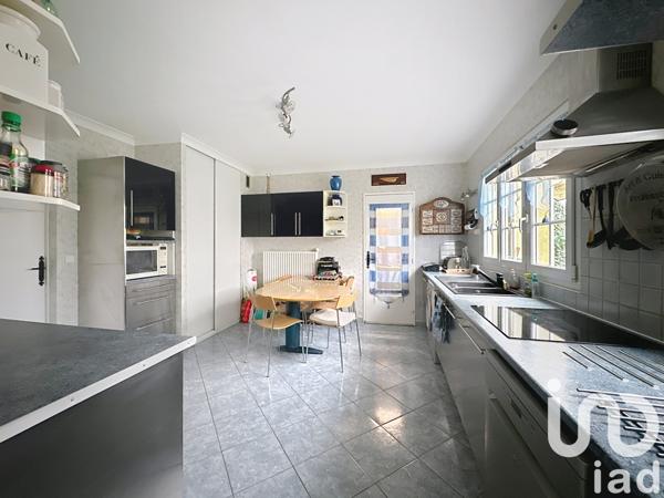 Maison à vendre 7 pièces 141 m² Rambouillet