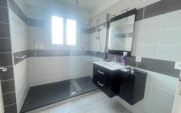 Appartement à vendre    4 pièces • 100,84 m2 Saintes