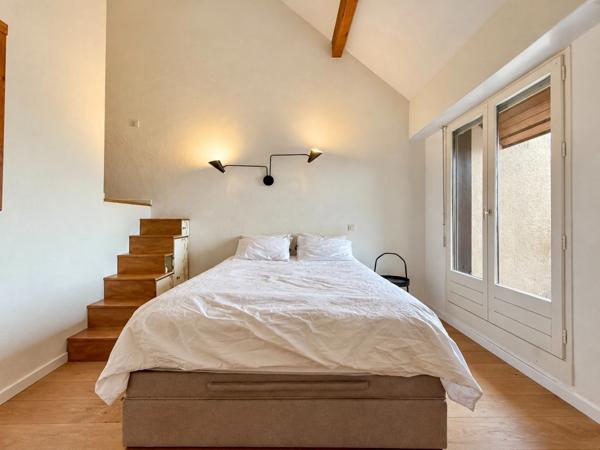 Talloires (74) – T2 bis meublé de 42 m² en triplex, deux balcons vue lac
