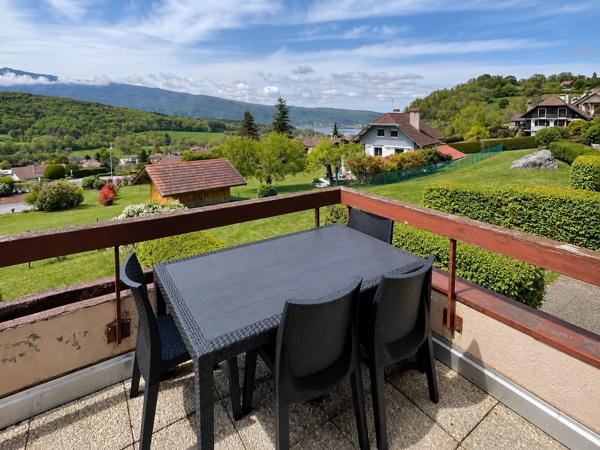 Talloires (74) – T2 bis meublé de 42 m² en triplex, deux balcons vue lac