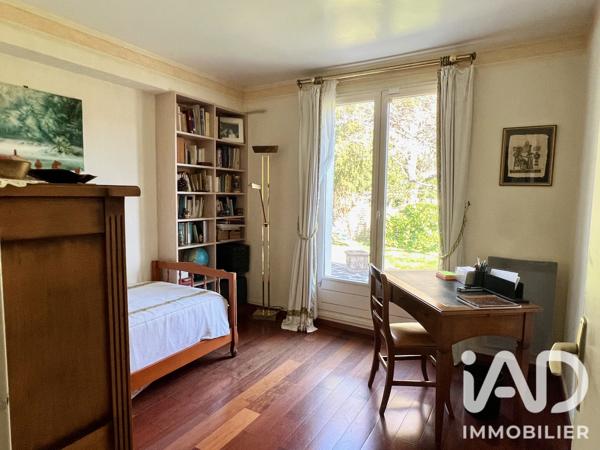 Maison à vendre 7 pièces 160 m² Le Mesnil-le-Roi