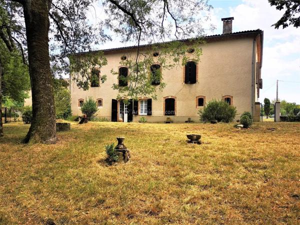 Vente Ferme 11 pièces 403 m2 à Saint-Juéry