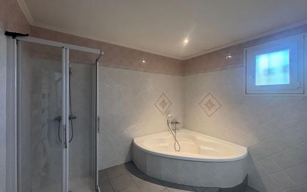 Maison à vendre    5 pièces • 176 m2 Trévoux