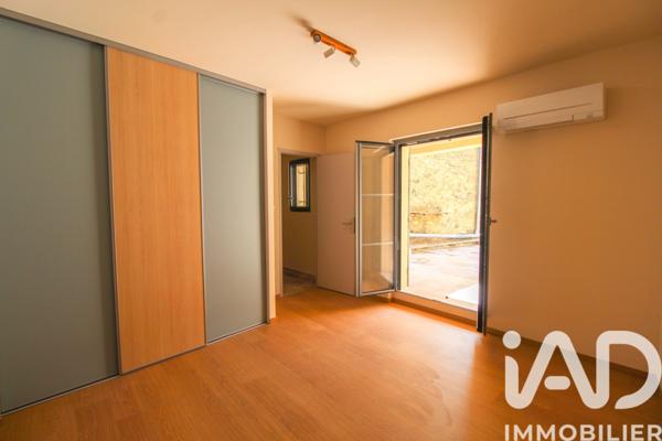Location appartement 3 pièces 62 m² Montaren-et-Saint-Médiers