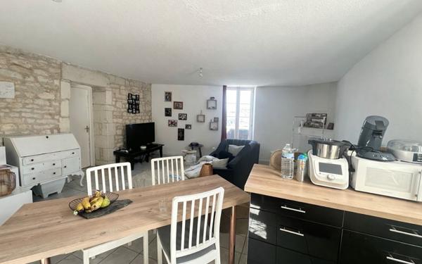 Appartement à vendre    2 pièces • 70 m2 Saintes