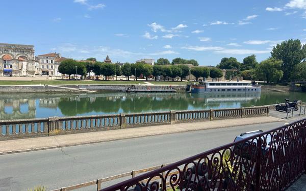 Appartement à vendre    2 pièces • 70 m2 Saintes