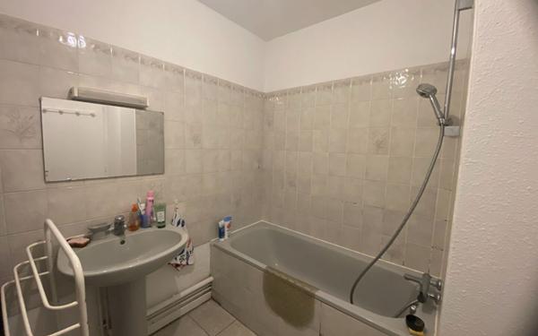 Appartement à vendre    2 pièces • 70 m2 Saintes