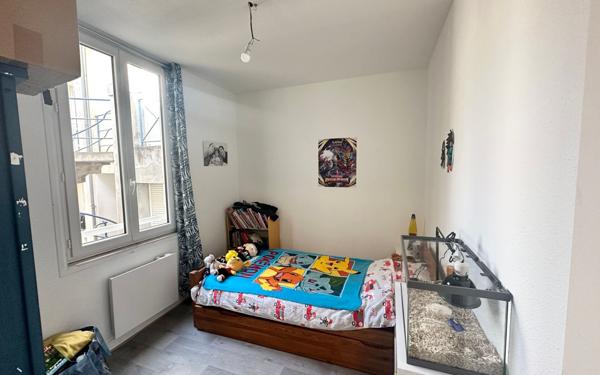 Appartement à vendre    2 pièces • 70 m2 Saintes
