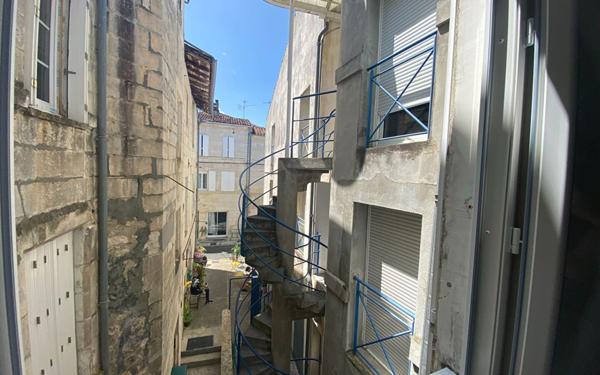Appartement à vendre    2 pièces • 70 m2 Saintes