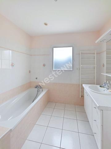 Maison A VENDRE au coeur du bourg de Saint Herblon, 4 chambres, jardin clos