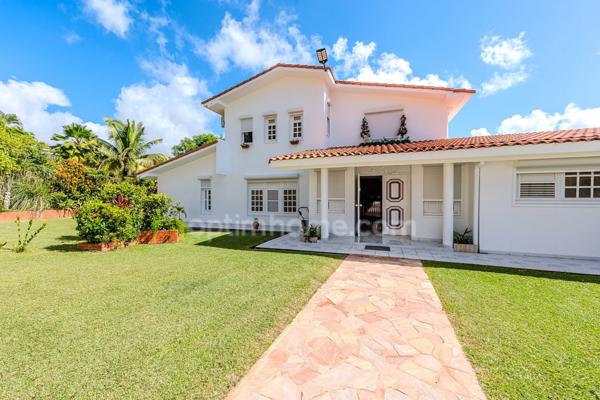 Maison à vendre - 10 pièces - TERREVILLE - VUE MER - PISCINE - CALME SCHOELCHER (972)