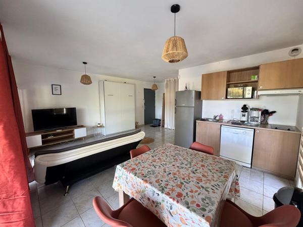T2 avec terrasse, jardin et piscine à 8min plage