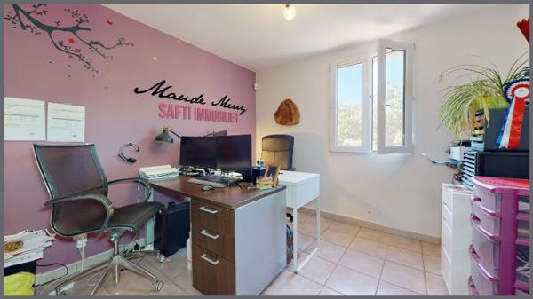 Villa - 4 chambres -piscine-double garage -2100m2