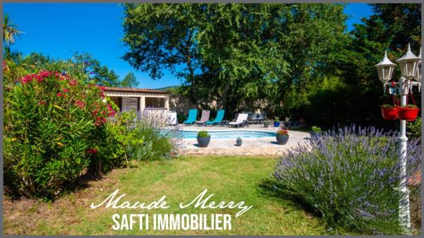 Villa - 4 chambres -piscine-double garage -2100m2