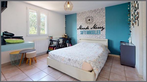 Villa - 4 chambres -piscine-double garage -2100m2