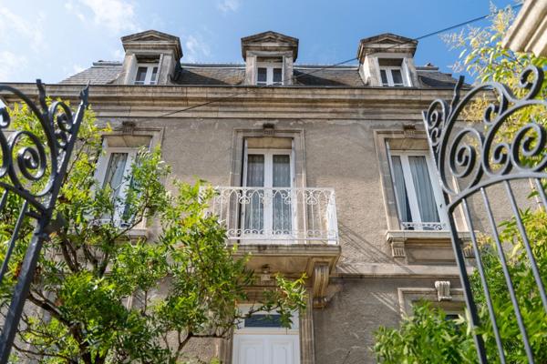 Propriété Singulière en plein coeur de La Genette