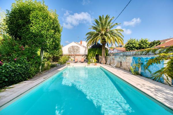 Propriété Singulière en plein coeur de La Genette