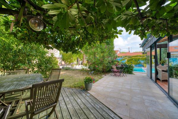 Propriété Singulière en plein coeur de La Genette