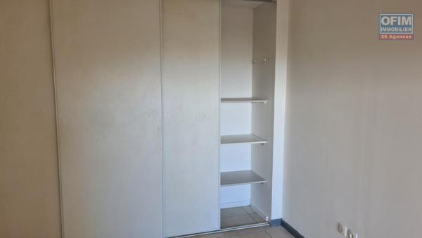 A vendre joli appartement de type F2 d'environ 52 m² avec grande varangue et jardinet