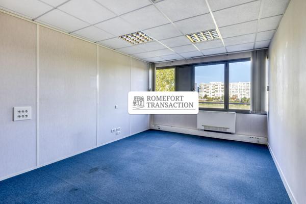 NANTES - Ile de Nantes - Bureaux vue sur Loire
