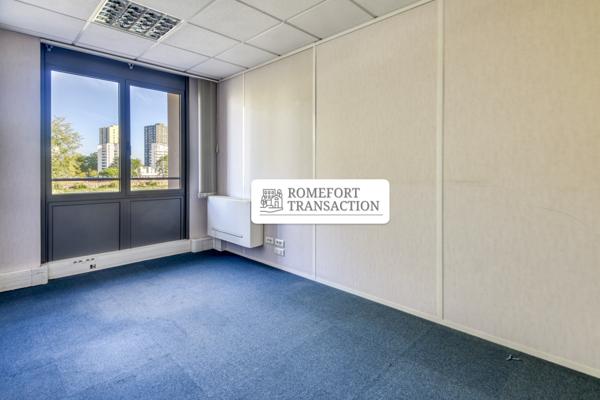 NANTES - Ile de Nantes - Bureaux vue sur Loire