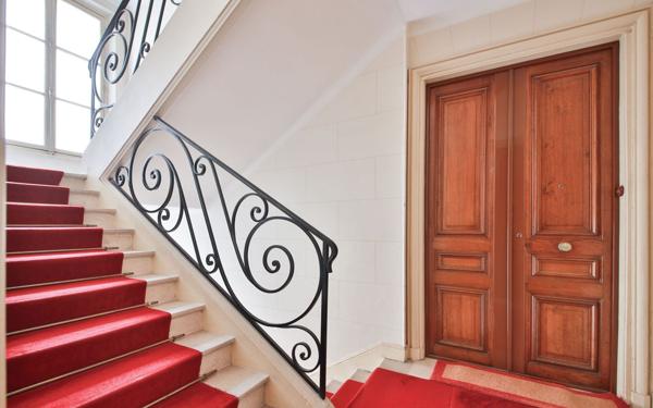 Appartement à vendre    4 pièces • 95,10 m2 Paris 16