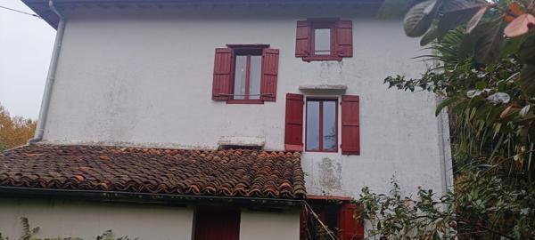 Maison traditionnelle sur 3 niveaux de 270m2